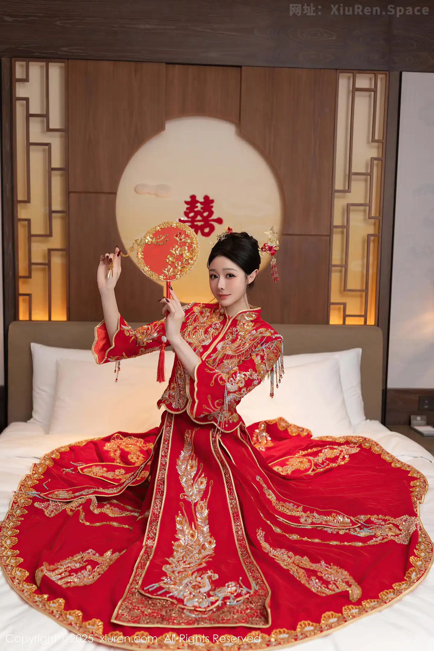 图片[2]-[XiuRen秀人网] VOL.10055 模特小逗逗新婚主题性感红色蕾丝内衣配黑丝吊袜完美诱惑写真82P-秀人网官方网站